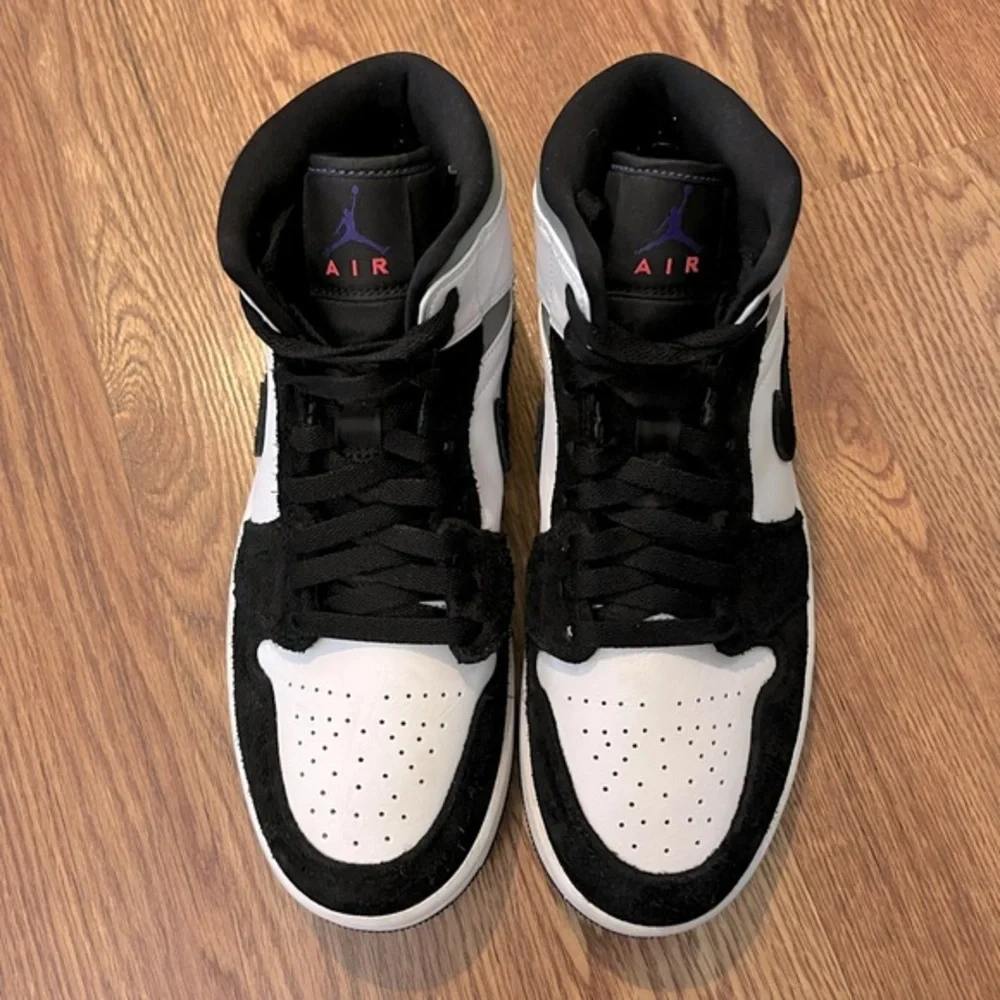 Air Jordan 1 Mid SE 'Varsity Purple' size 8 Nike Men